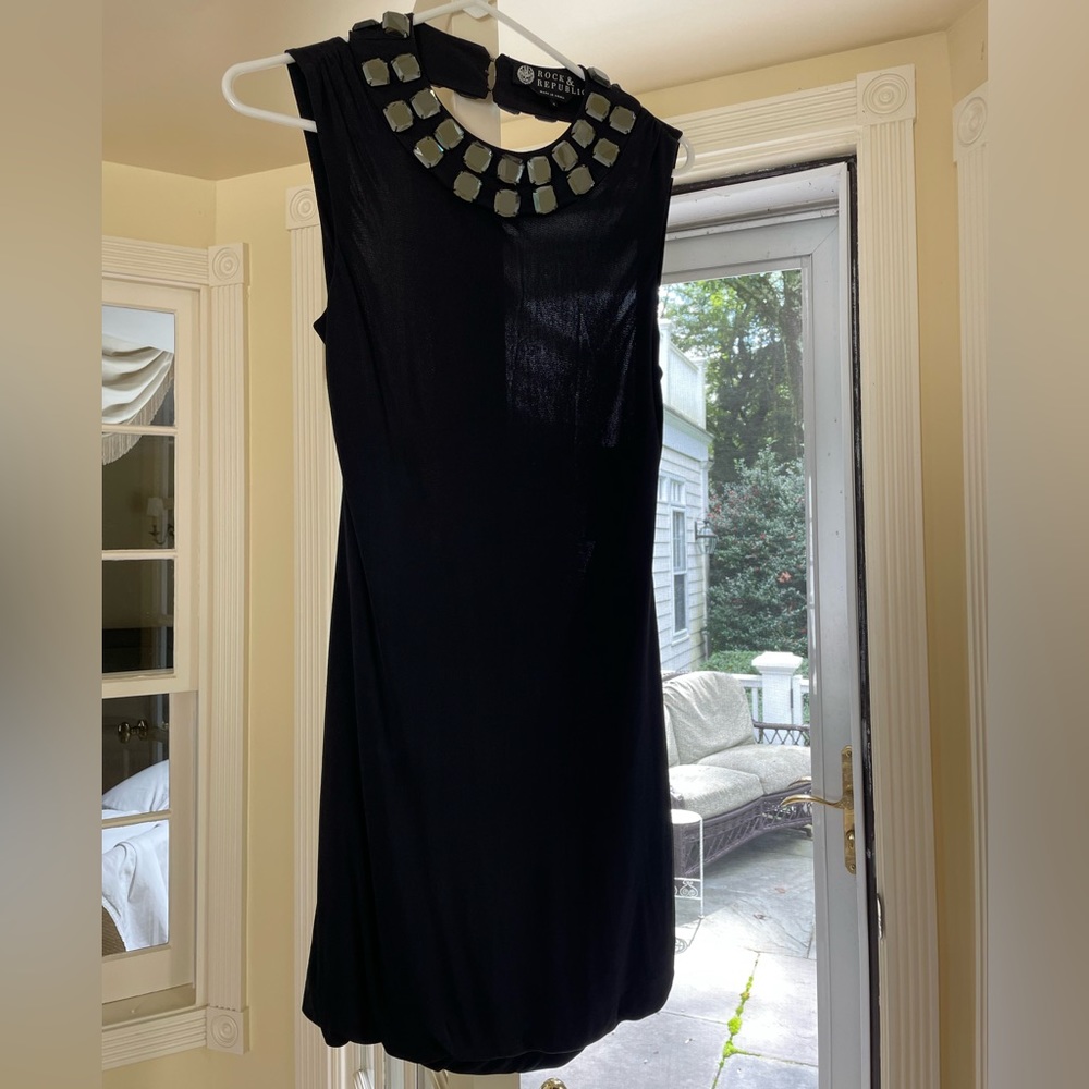 Rock & Republic STUNNER, Backless, Embellished Neckline, Bubble Bottom, Sz8 🖤